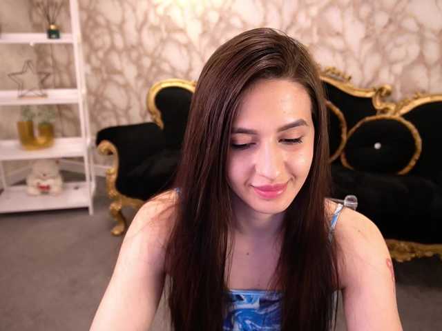AlesiaDessmond live cam on BongaCams