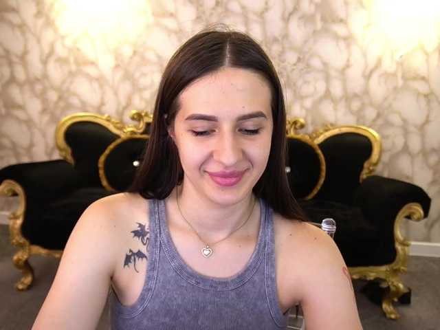 AlesiaDessmond live cam on BongaCams
