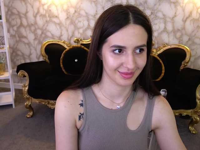 AlesiaDessmond live cam on BongaCams