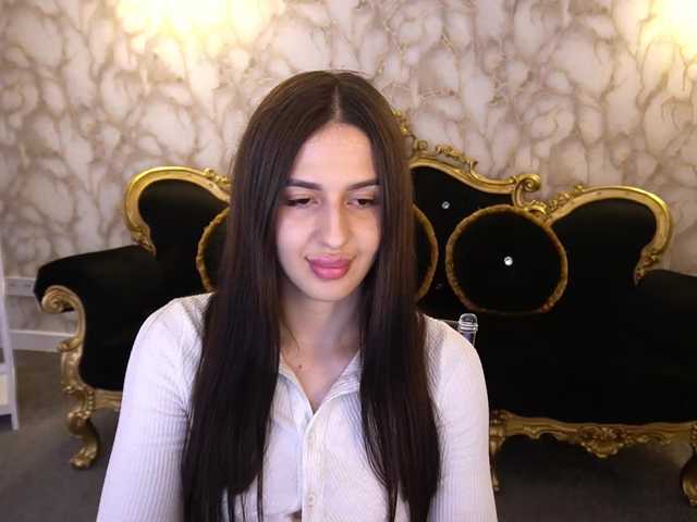 AlesiaDessmond live cam on BongaCams