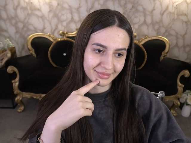 AlesiaDessmond live cam on BongaCams