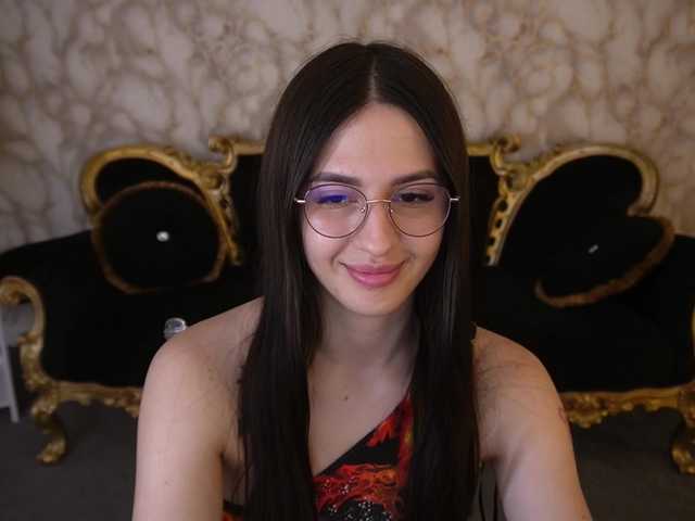 AlesiaDessmond live cam on BongaCams