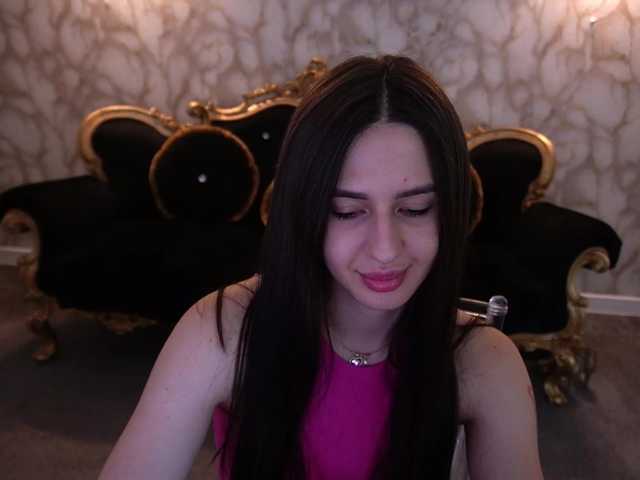AlesiaDessmond live cam on BongaCams