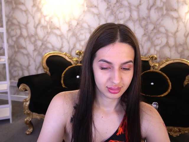 AlesiaDessmond live cam on BongaCams