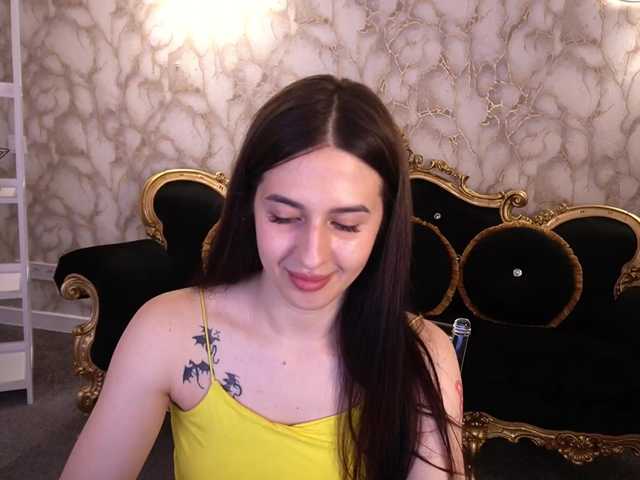 AlesiaDessmond live cam on BongaCams