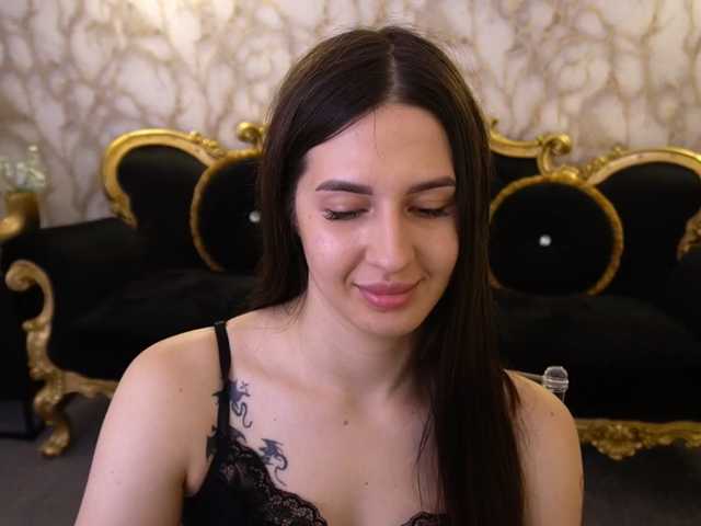 AlesiaDessmond live cam on BongaCams