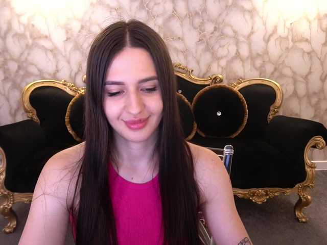 AlesiaDessmond live cam on BongaCams