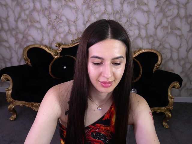 AlesiaDessmond live cam on BongaCams