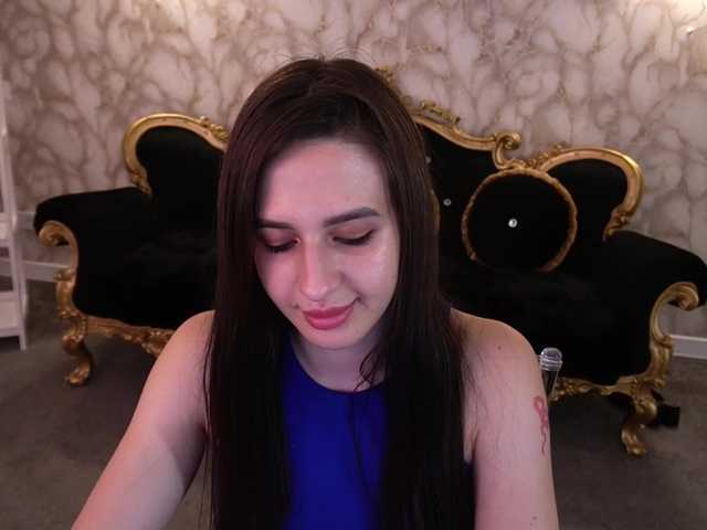 AlesiaDessmond live cam on BongaCams