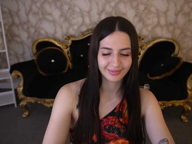 AlesiaDessmond live cam on BongaCams