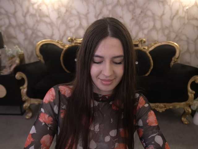 AlesiaDessmond live cam on BongaCams