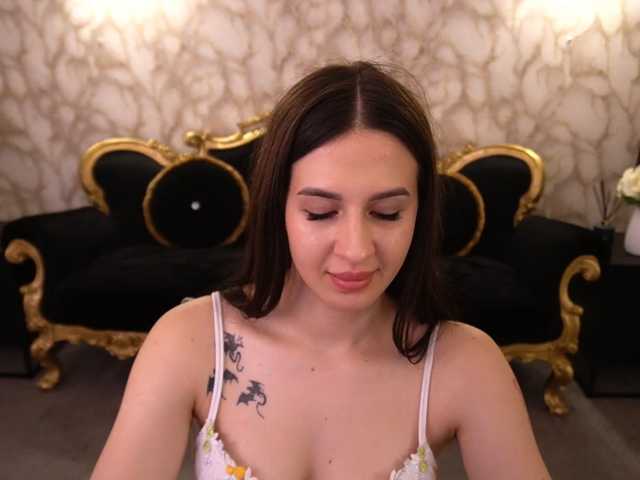 AlesiaDessmond live cam on BongaCams