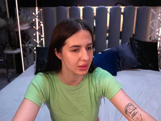 AlesiaDessmond live cam on BongaCams