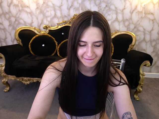 AlesiaDessmond live cam on BongaCams