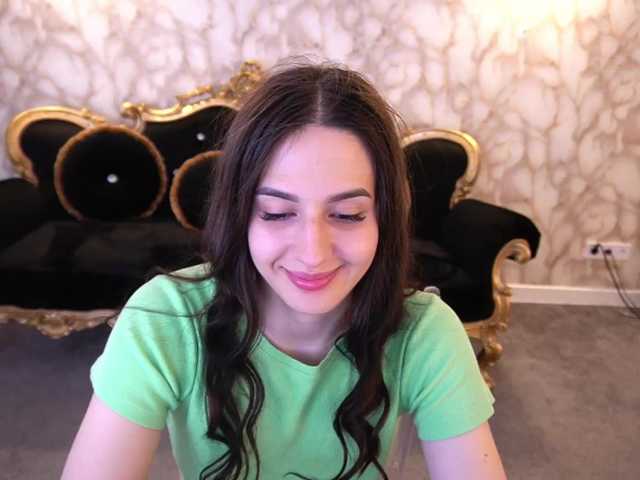 AlesiaDessmond live cam on BongaCams