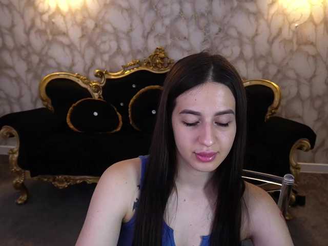 AlesiaDessmond live cam on BongaCams