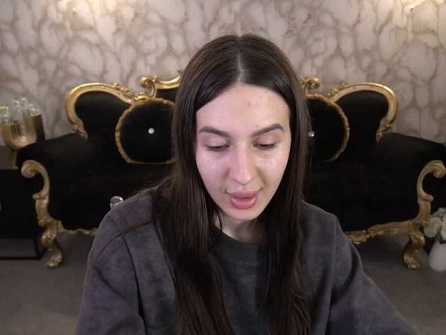 AlesiaDessmond live cam on BongaCams