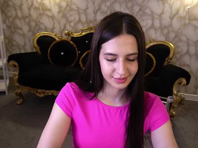 AlesiaDessmond live cam on BongaCams