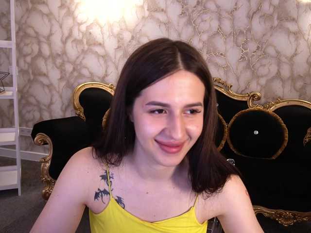 AlesiaDessmond live cam on BongaCams