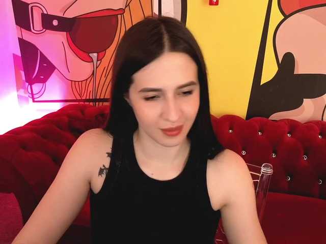 AlesiaDessmond live cam on BongaCams