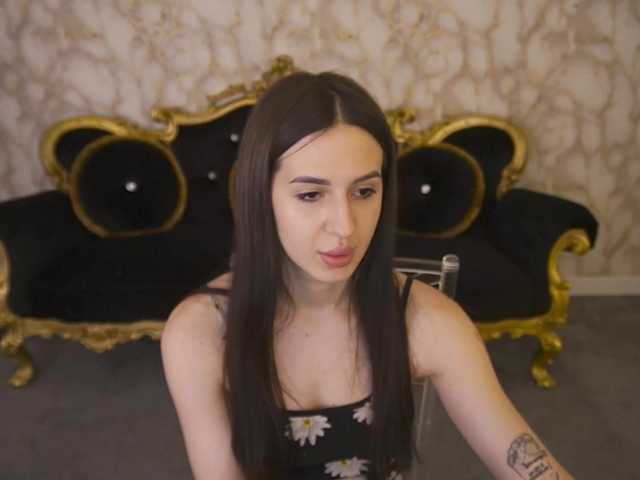 AlesiaDessmond live cam on BongaCams