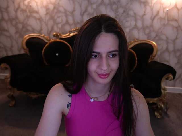 AlesiaDessmond live cam on BongaCams