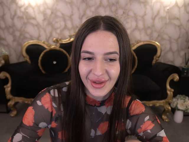 AlesiaDessmond live cam on BongaCams