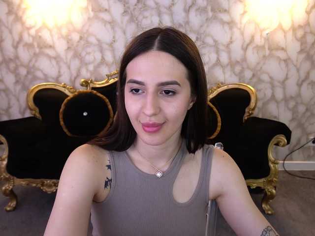 AlesiaDessmond live webcam show