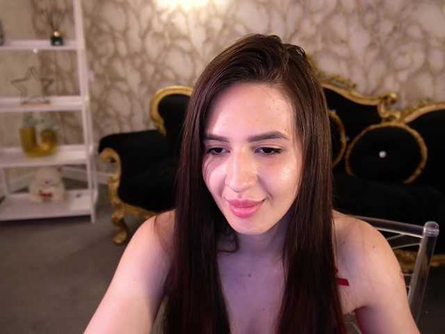 AlesiaDessmond live cam on BongaCams