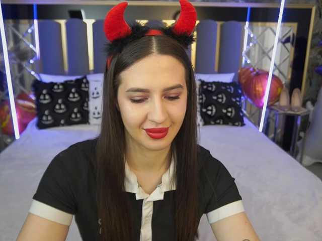 AlesiaDessmond live cam on BongaCams