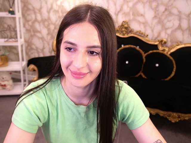 AlesiaDessmond live cam on BongaCams