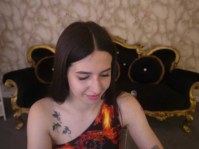 AlesiaDessmond live cam on BongaCams