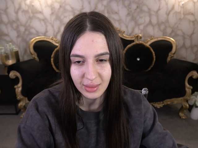 AlesiaDessmond live cam on BongaCams