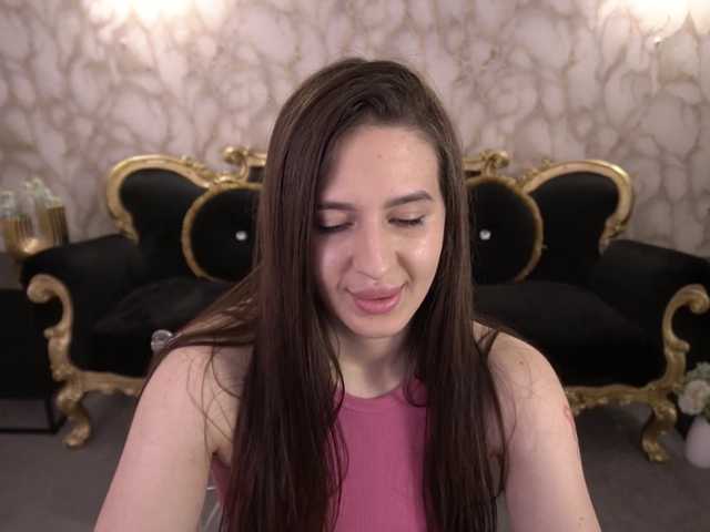 AlesiaDessmond live cam on BongaCams