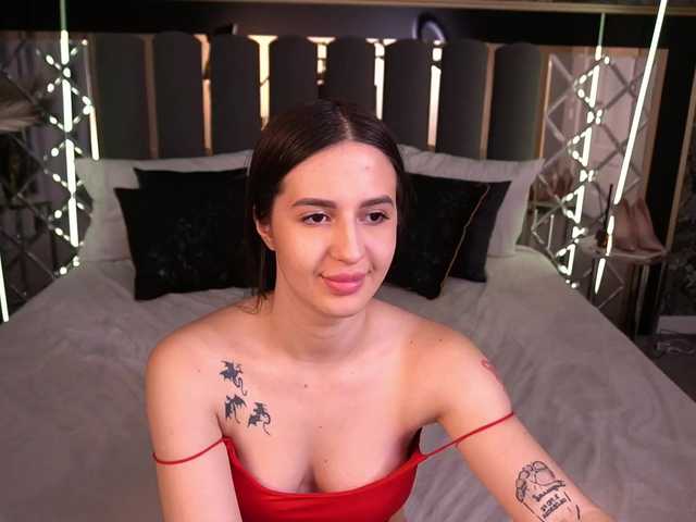 AlesiaDessmond live cam on BongaCams