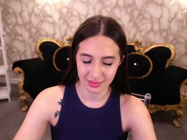 AlesiaDessmond live cam on BongaCams
