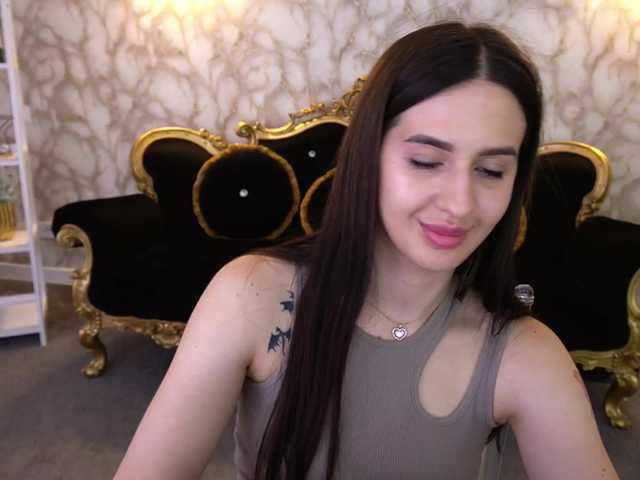 AlesiaDessmond live cam on BongaCams