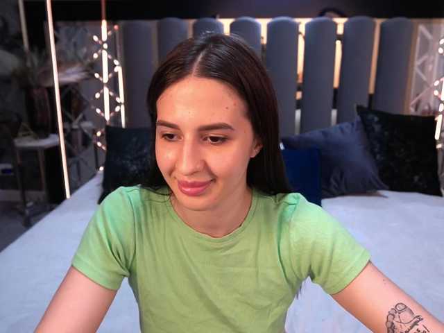 AlesiaDessmond live cam on BongaCams