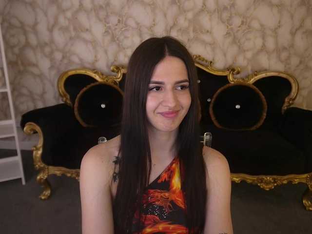AlesiaDessmond live cam on BongaCams