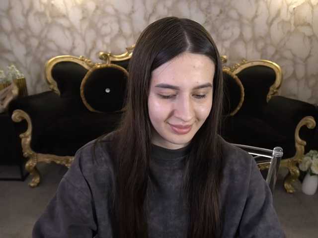 AlesiaDessmond live cam on BongaCams
