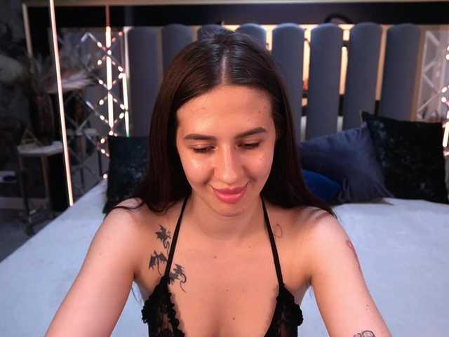 AlesiaDessmond live cam on BongaCams