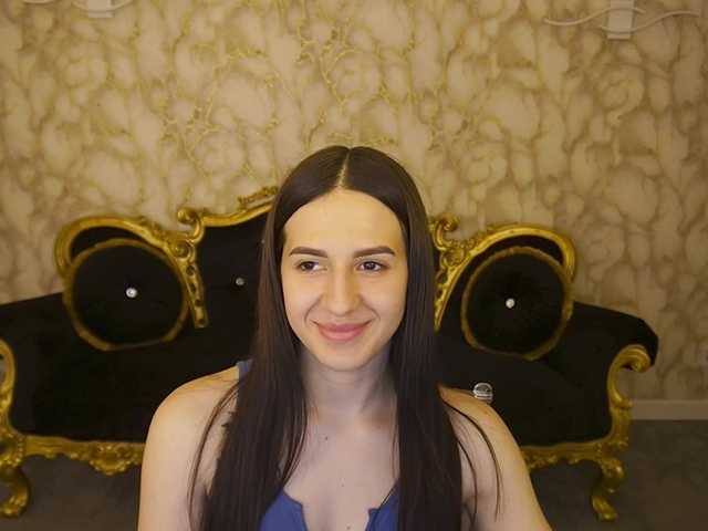 AlesiaDessmond live cam on BongaCams