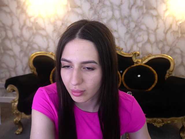 AlesiaDessmond live cam on BongaCams