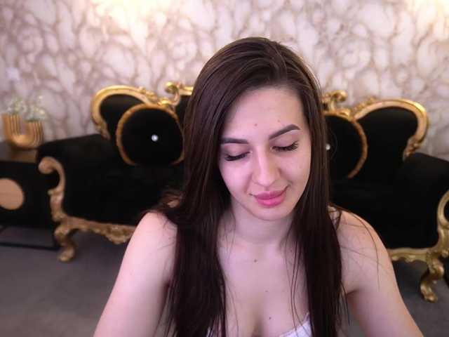 AlesiaDessmond live cam on BongaCams