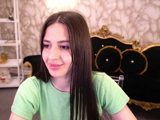 AlesiaDessmond live cam on BongaCams