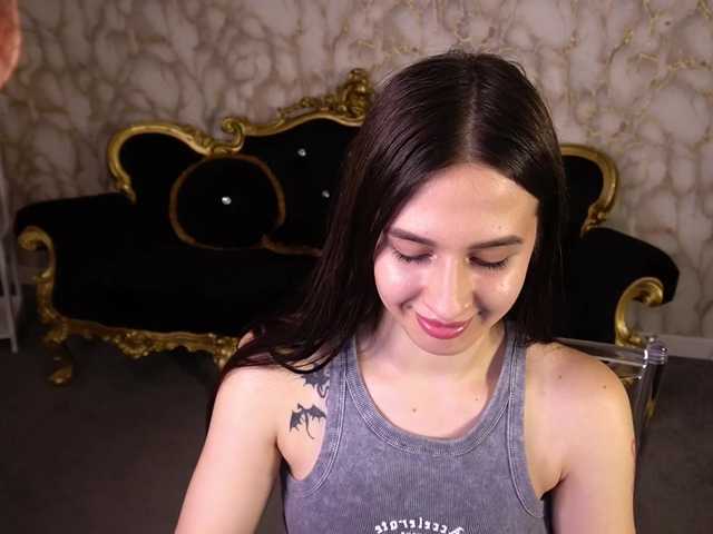 AlesiaDessmond live cam on BongaCams