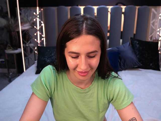 AlesiaDessmond live cam on BongaCams