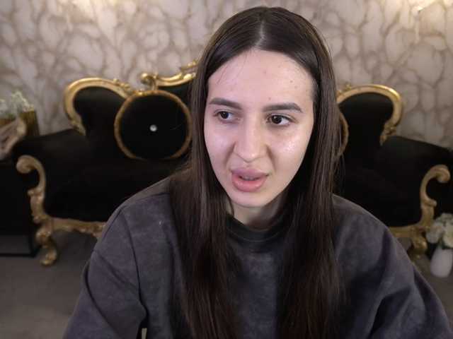 AlesiaDessmond live cam preview