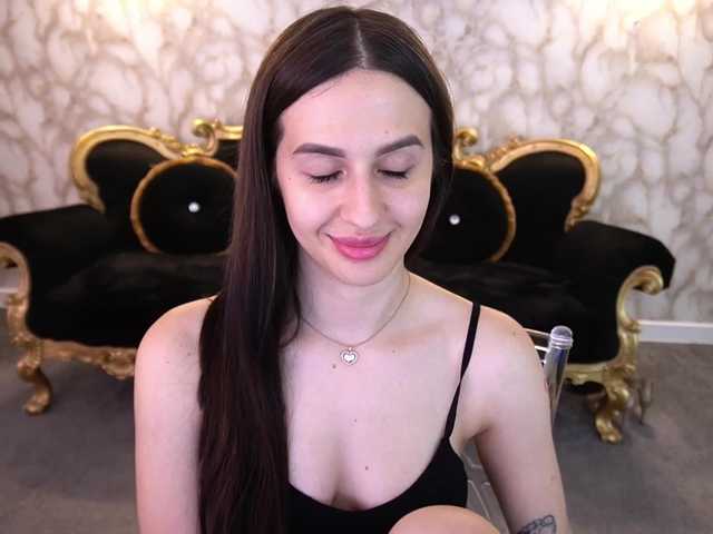 AlesiaDessmond live cam on BongaCams