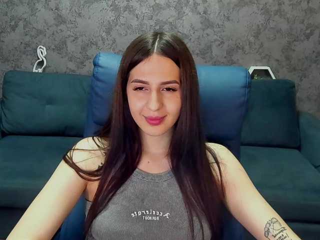 AlesiaDessmond live cam on BongaCams